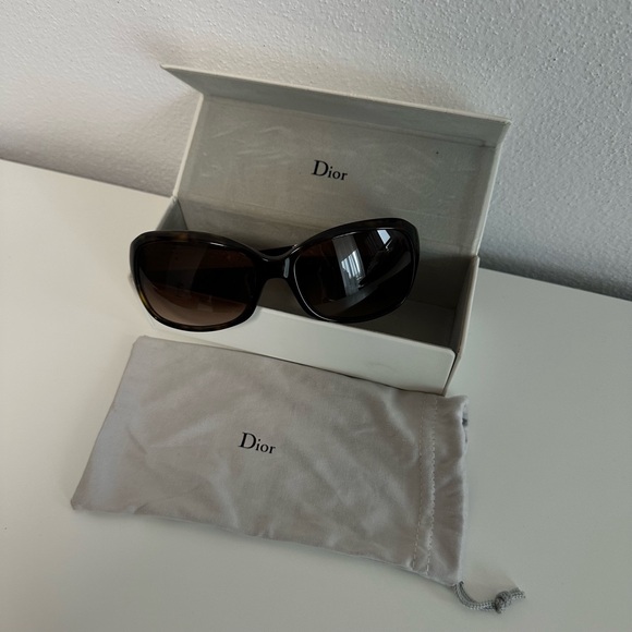 Dior  sunglasses - Picture 2 of 6